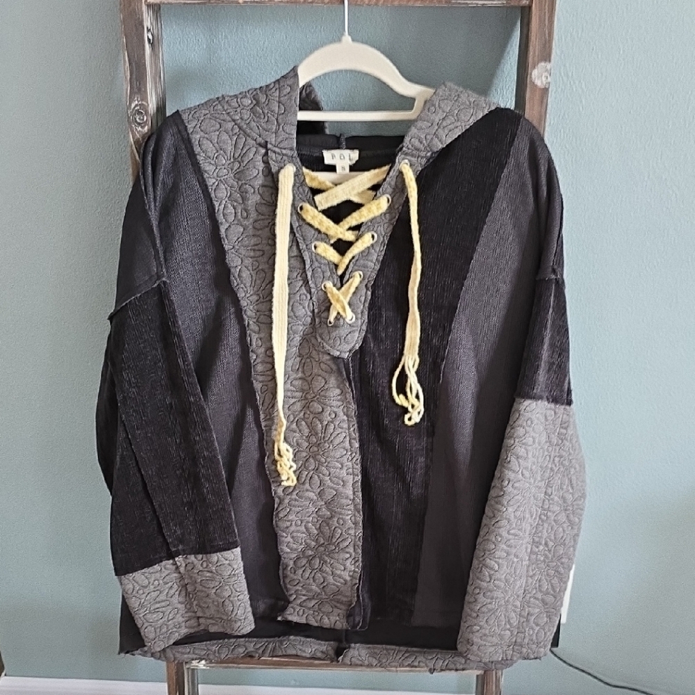 POL Gray and Black Lace-Up Quilted Patchwork Hoodie Size Small